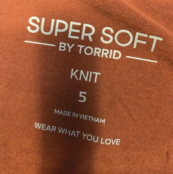 Torrid Everyday Signature Tee 5X EUC - Picture 4 of 9